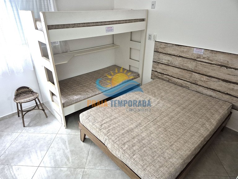 Apartamento 06-C de 1 dormitório para 5 pessoas a duas quadr