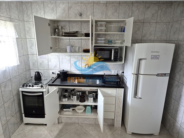 Apartamento 06-C de 1 dormitório para 5 pessoas a duas quadr