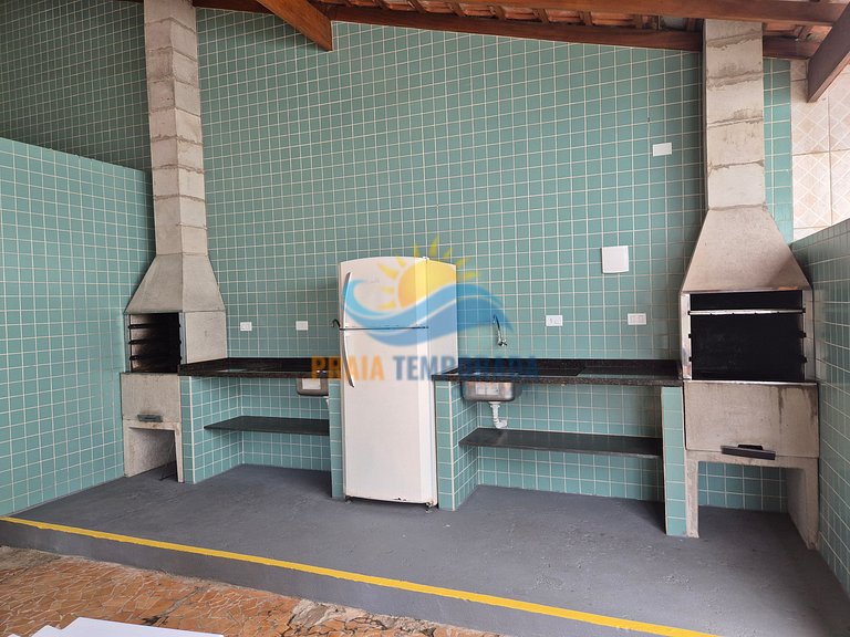 Apartamento 06-C de 1 dormitório para 5 pessoas a duas quadr