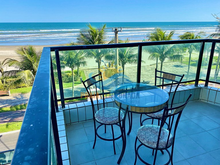 BM103 - Apê Frente a Praia c/ 3 Dorm e Sacada