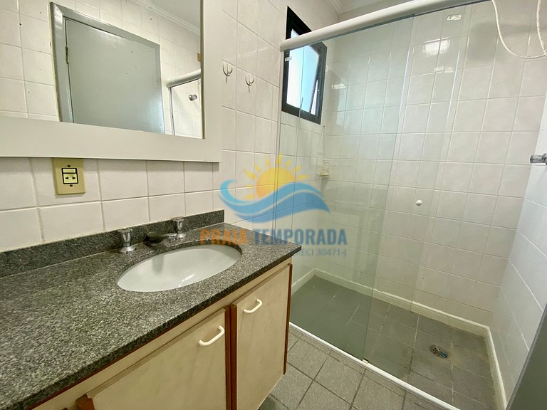 BM103 - Apê Frente a Praia c/ 3 Dorm e Sacada