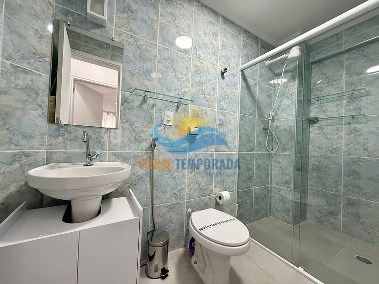 A105 - Apê c/ Ótima Localização| Varanda | 1 Dorm | Garagem