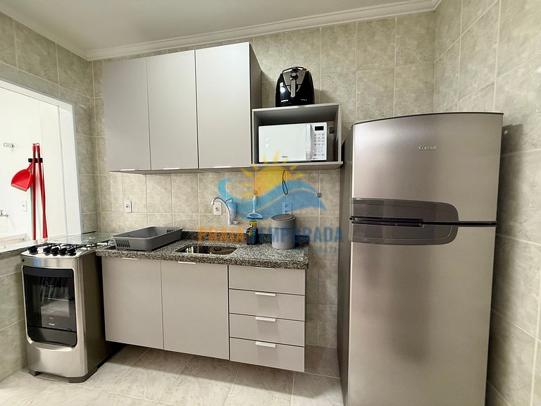 A105 - Apê c/ Ótima Localização| Varanda | 1 Dorm | Garagem