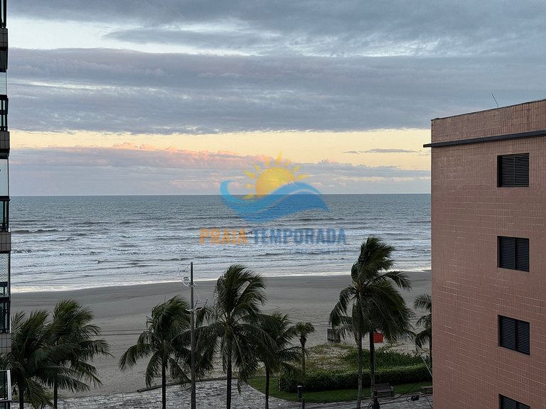 BM301 - Apê c/ Varanda | Ar Cond. | Garagem