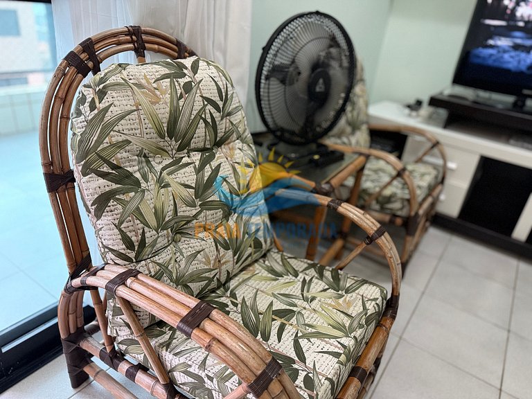 BM301 - Apê c/ Varanda | Ar Cond. | Garagem