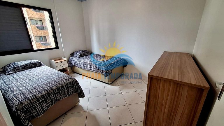 F052 -Apê c/ Varanda e Suíte na Melhor Localização