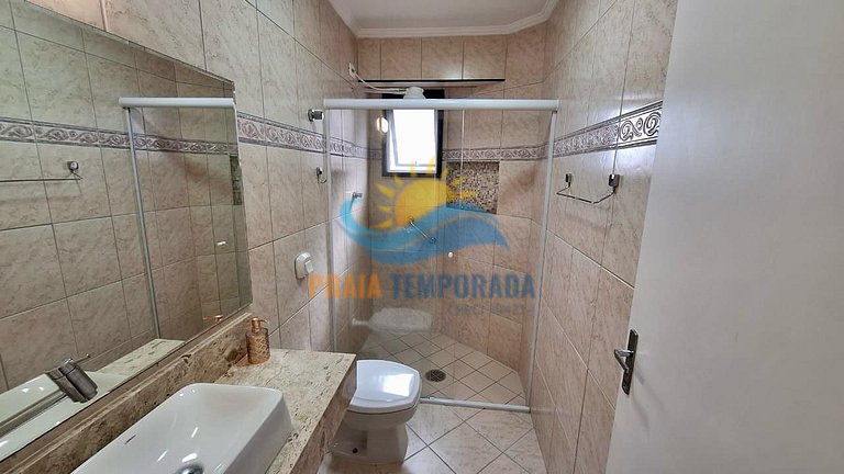 F052 -Apê c/ Varanda e Suíte na Melhor Localização