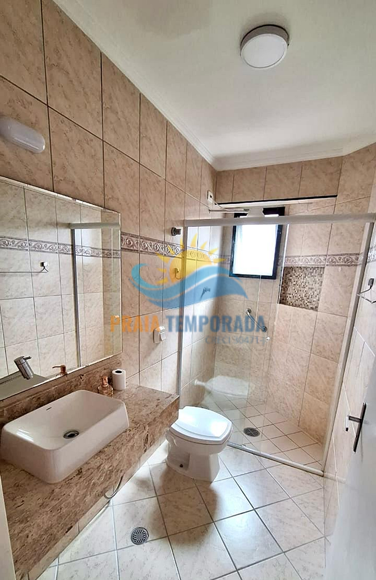 F052 -Apê c/ Varanda e Suíte na Melhor Localização