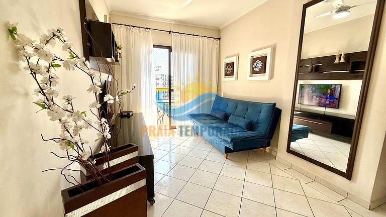 Apartamento com sacada com vista para o mar e piscina
