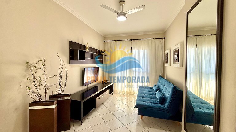 Apartamento com sacada com vista para o mar e piscina