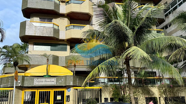 F052 -Apê c/ Varanda e Suíte na Melhor Localização