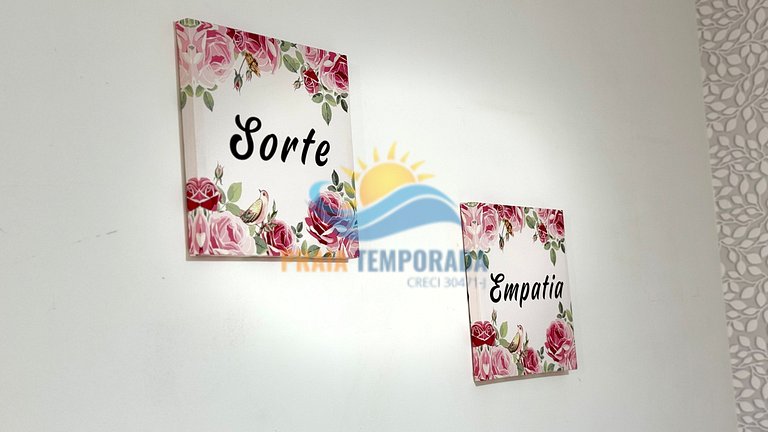 A077 - Apto c/ Sacada| 2 Dorm|Aprox. 100m da Praia