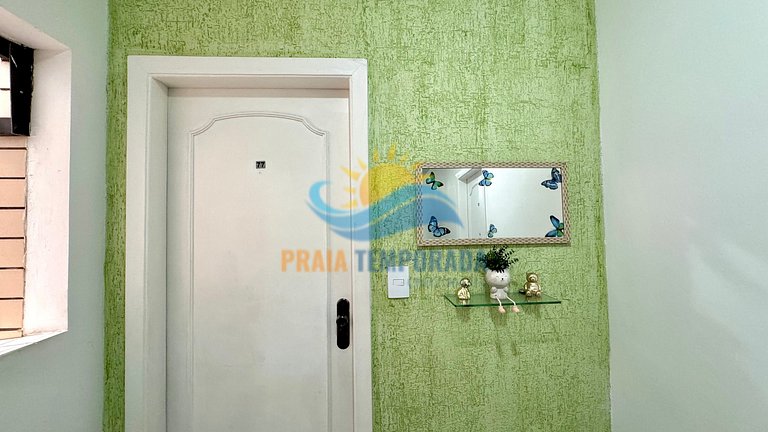 A077 - Apto c/ Sacada| 2 Dorm|Aprox. 100m da Praia