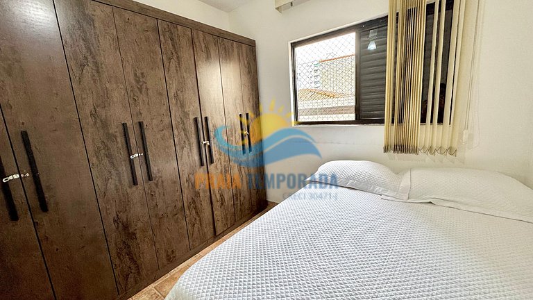 A077 - Apto c/ Sacada| 2 Dorm|Aprox. 100m da Praia