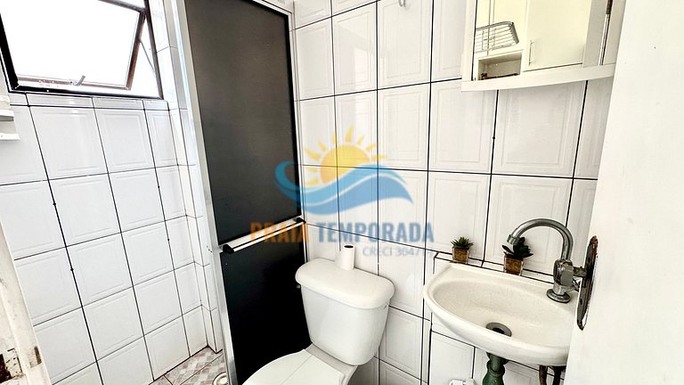 A077 - Apto c/ Sacada| 2 Dorm|Aprox. 100m da Praia