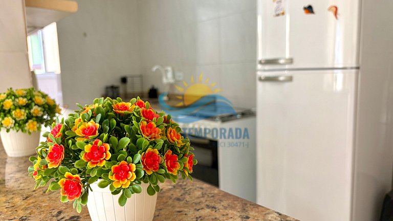 Apto temporada com vista para o mar da sacada na Guilhermina