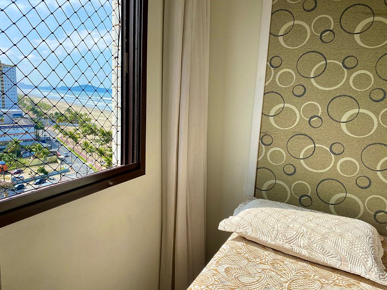 Apartamento com vista para o mar, churrasqueira e piscina